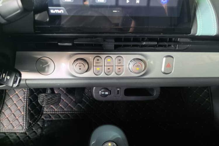 Used CHANGAN NEVO Lumin 2022 210km Sweet Edition Audio And AC Panel