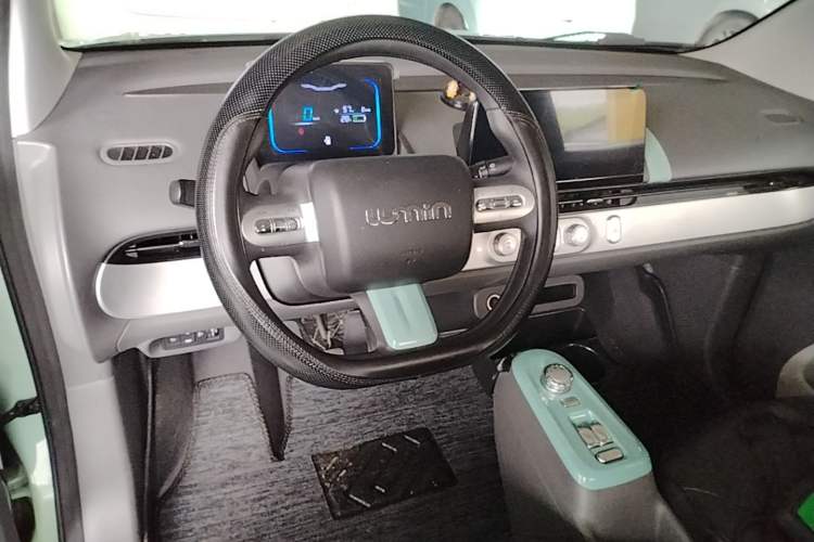 Used CHANGAN NEVO Lumin 2022 210km Sweet Edition Center Console