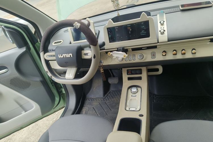 Used CHANGAN NEVO Lumin 2022 155 km – Refreshingly Sweet Edition Center Console