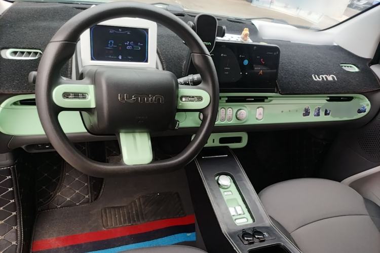Used CHANGAN NEVO Lumin 2022 210km Sweet Edition Center Console