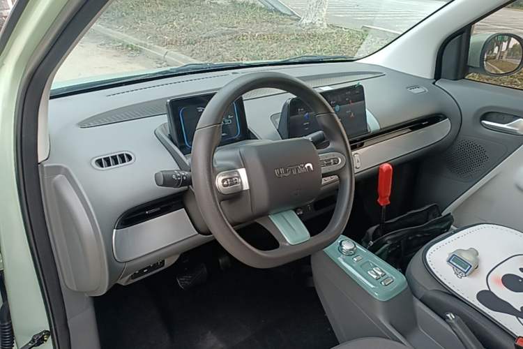 Used CHANGAN NEVO Lumin 2022 210km Sweet Edition Center Console