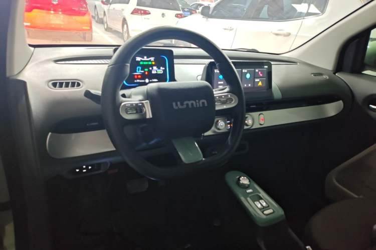 Used CHANGAN NEVO Lumin 2022 155 km – Refreshingly Sweet Edition Center Console