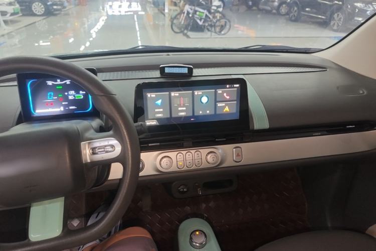 Used CHANGAN NEVO Lumin 2022 155 km – Refreshingly Sweet Edition Center Console