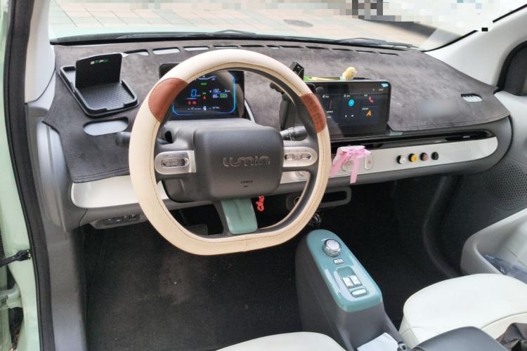 Used CHANGAN NEVO Lumin 2022 155 km – Refreshingly Sweet Edition Center Console