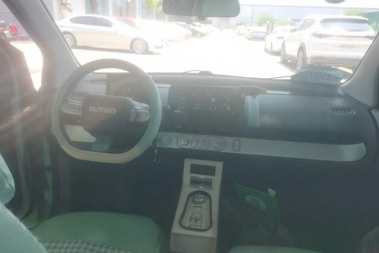Used CHANGAN NEVO Lumin 2022 155 km – Refreshingly Sweet Edition Center Console