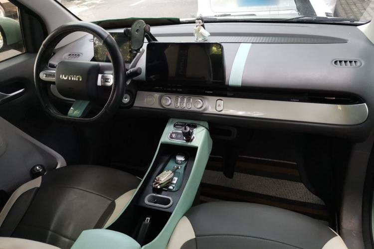 Used CHANGAN NEVO Lumin 2022 155 km – Refreshingly Sweet Edition Center Console