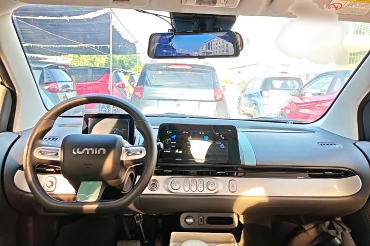 Used CHANGAN NEVO Lumin 2022 301km Honey-Sweet Version Center Console