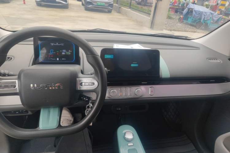 Used CHANGAN NEVO Lumin 2022 155 km – Refreshingly Sweet Edition Center Console
