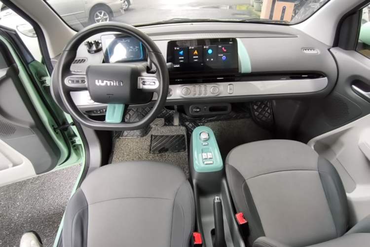 Used CHANGAN NEVO Lumin 2022 210km Sweet Edition Center Console