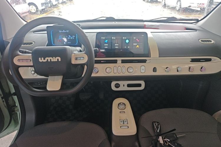 Used CHANGAN NEVO Lumin 2022 210km Sweet Edition Center Console