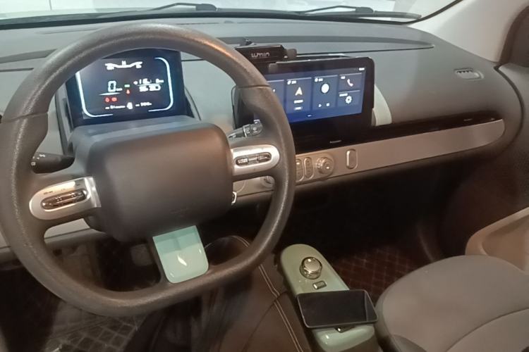 Used CHANGAN NEVO Lumin 2022 210km Sweet Edition Center Console