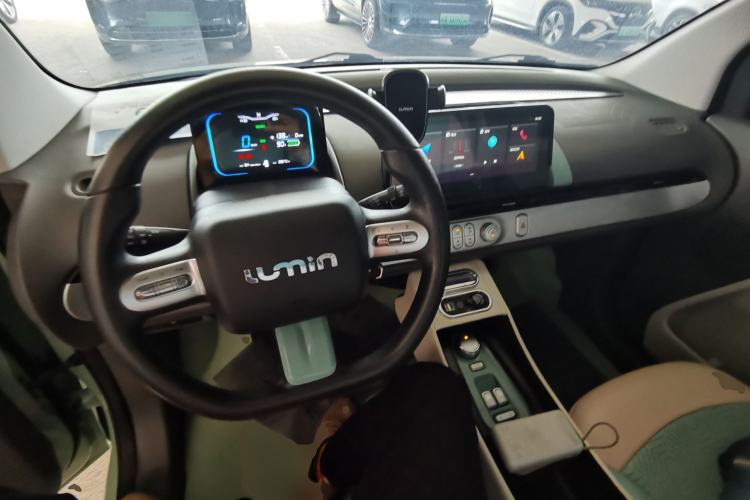 Used CHANGAN NEVO Lumin 2022 155 km – Refreshingly Sweet Edition Center Console