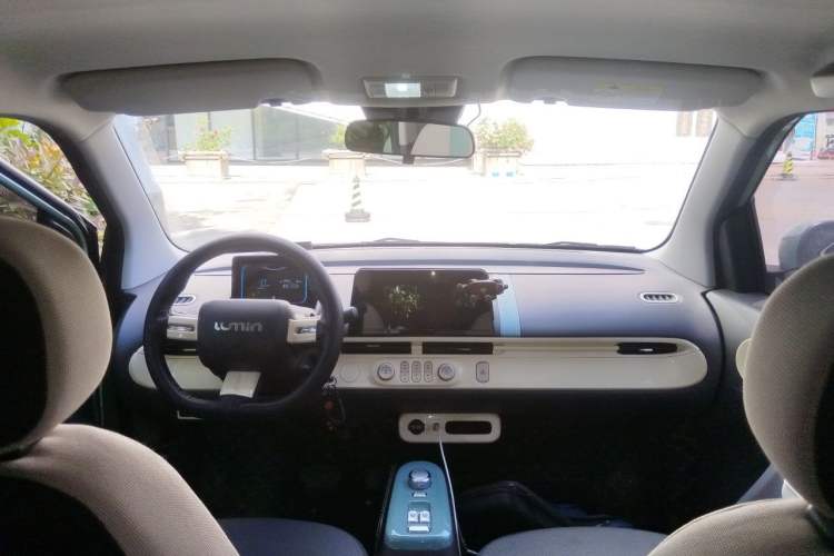 Used CHANGAN NEVO Lumin 2022 155 km – Refreshingly Sweet Edition Center Console