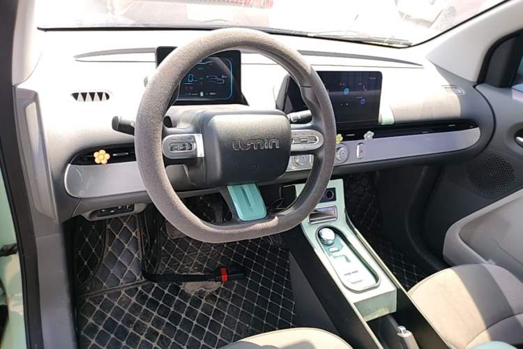 Used CHANGAN NEVO Lumin 2022 210km Sweet Edition Center Console