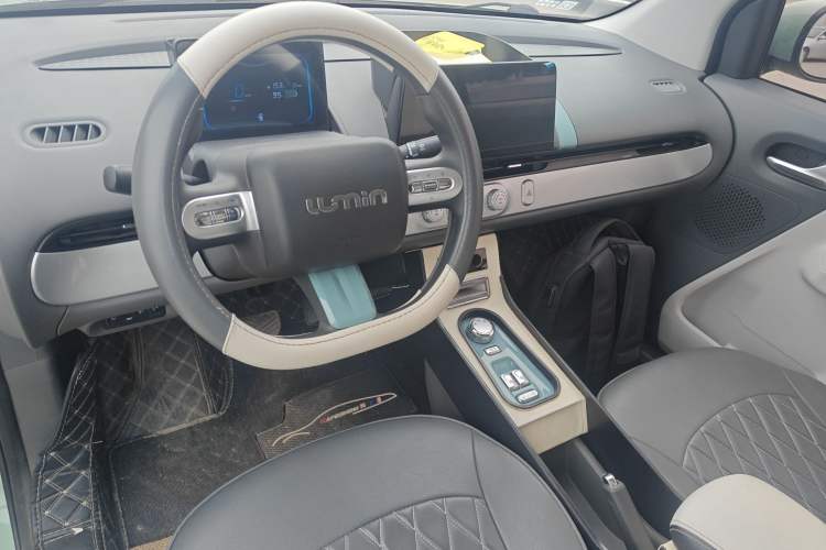 Used CHANGAN NEVO Lumin 2022 155 km – Refreshingly Sweet Edition Center Console