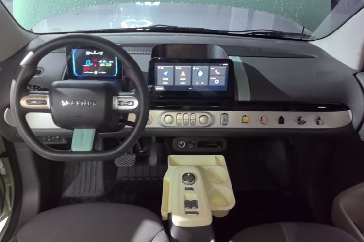 Used CHANGAN NEVO Lumin 2022 210km Sweet Edition Center Console