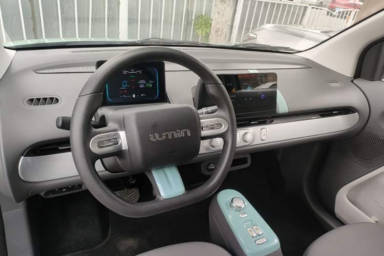 Used CHANGAN NEVO Lumin 2022 210km Sweet Edition Center Console
