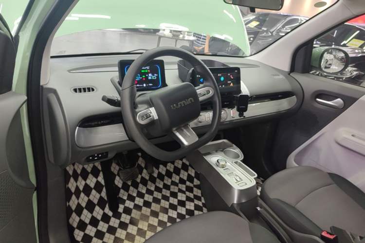 Used CHANGAN NEVO Lumin 2022 210km Sweet Edition Center Console