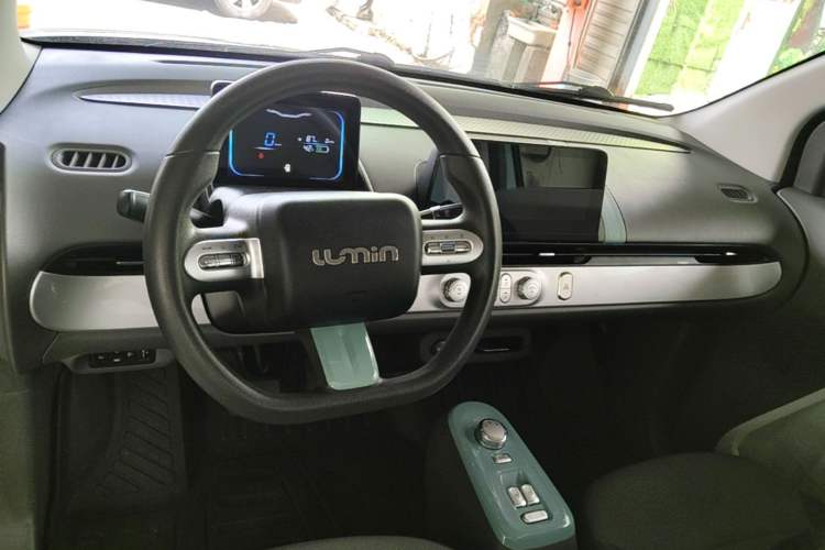 Used CHANGAN NEVO Lumin 2022 210km Sweet Edition Center Console