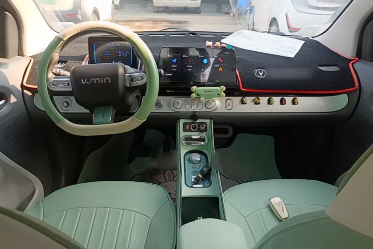 Used CHANGAN NEVO Lumin 2022 155 km – Refreshingly Sweet Edition Center Console