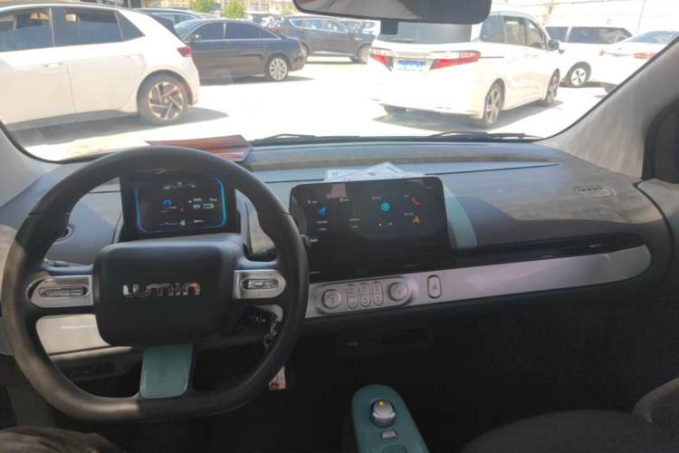 Used CHANGAN NEVO Lumin 2022 155 km – Refreshingly Sweet Edition Center Console