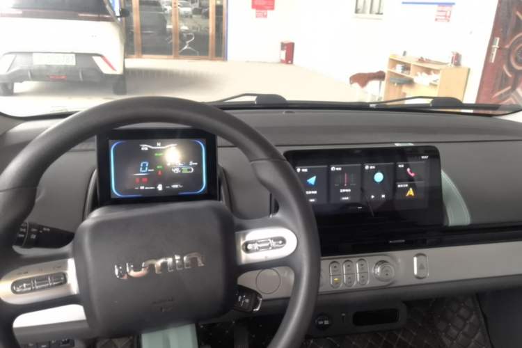 Used CHANGAN NEVO Lumin 2022 155 km – Refreshingly Sweet Edition Center Console