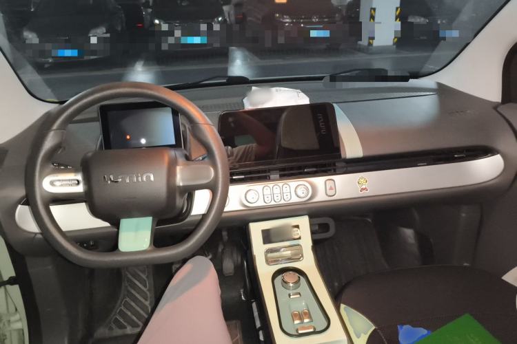Used CHANGAN NEVO Lumin 2022 155 km – Refreshingly Sweet Edition Center Console