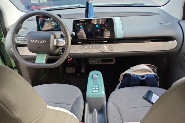 Used CHANGAN NEVO Lumin 2022 210km Sweet Edition Center Console