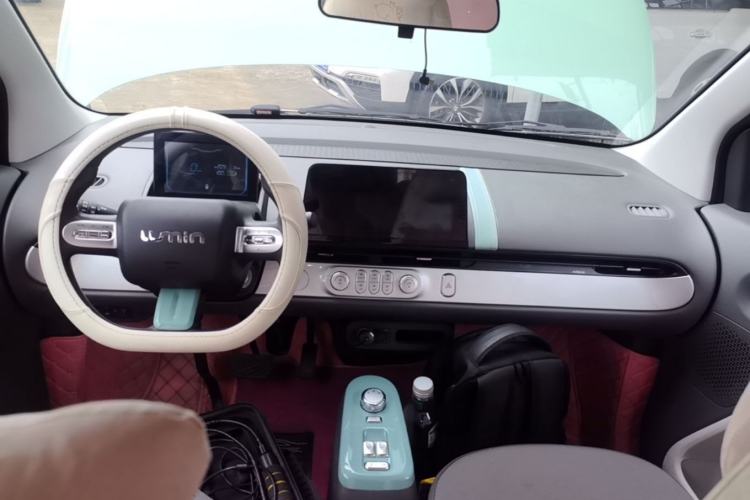 Used CHANGAN NEVO Lumin 2022 210km Sweet Edition Center Console