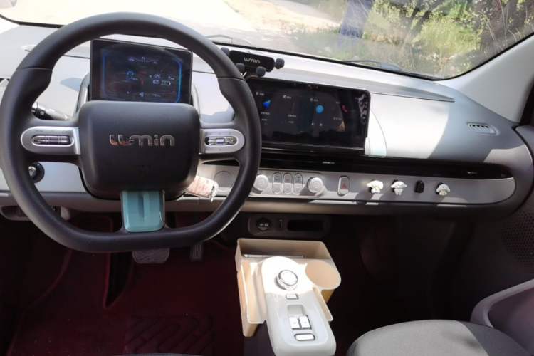 Used CHANGAN NEVO Lumin 2022 210km Sweet Edition Center Console