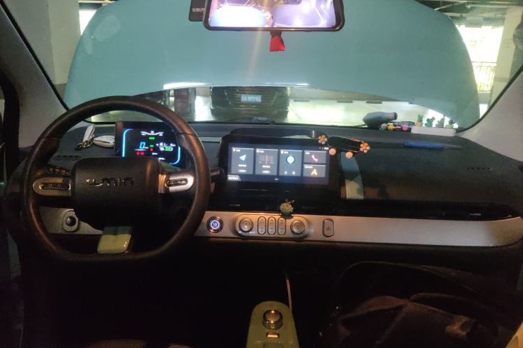 Used CHANGAN NEVO Lumin 2022 210km Sweet Edition Center Console