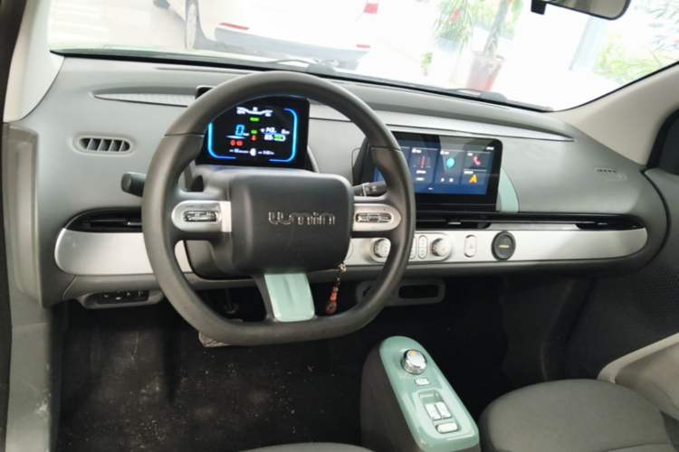 Used CHANGAN NEVO Lumin 2022 210km Sweet Edition Center Console