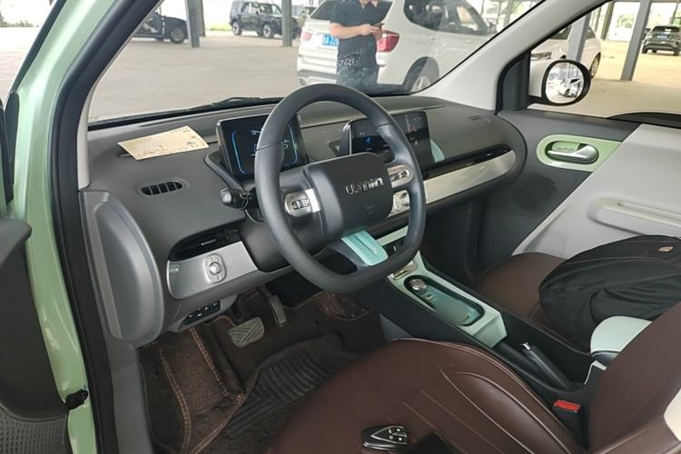 Used CHANGAN NEVO Lumin 2022 210km Sweet Edition Center Console