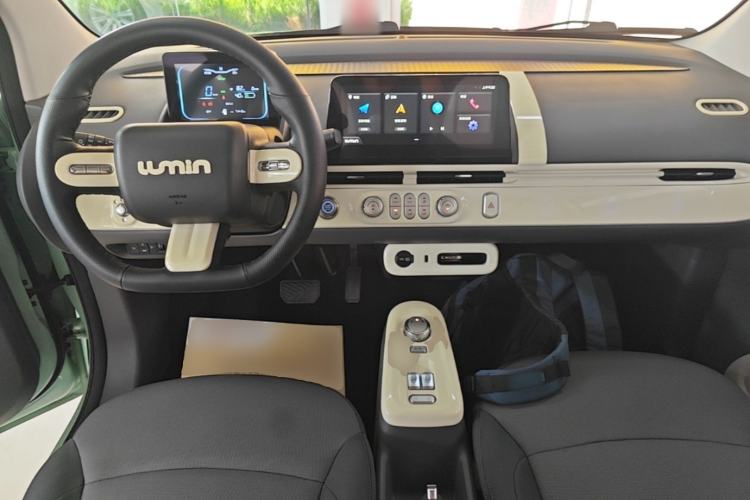 Used CHANGAN NEVO Lumin 2022 210km Sweet Edition Center Console