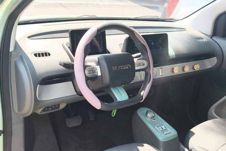 Used CHANGAN NEVO Lumin 2022 155 km – Refreshingly Sweet Edition Center Console