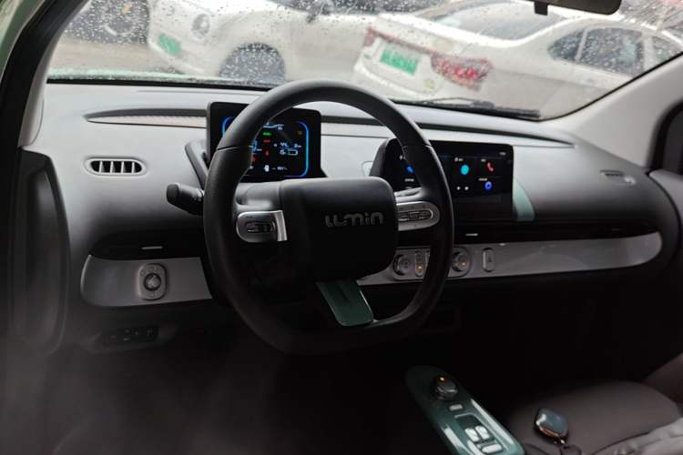 Used CHANGAN NEVO Lumin 2022 301km Honey-Sweet Version Center Console