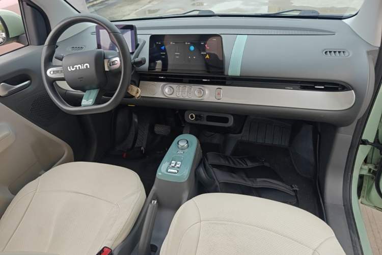 Used CHANGAN NEVO Lumin 2022 210km Sweet Edition Center Console