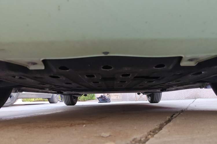 Used CHANGAN NEVO Lumin 2022 210km Sweet Edition Chassis Front