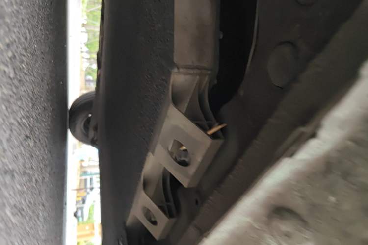 Used CHANGAN NEVO Lumin 2022 301km Honey-Sweet Version Chassis Front Left