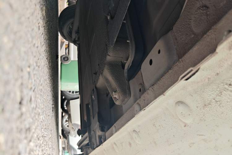 Used CHANGAN NEVO Lumin 2022 210km Sweet Edition Chassis Front Left