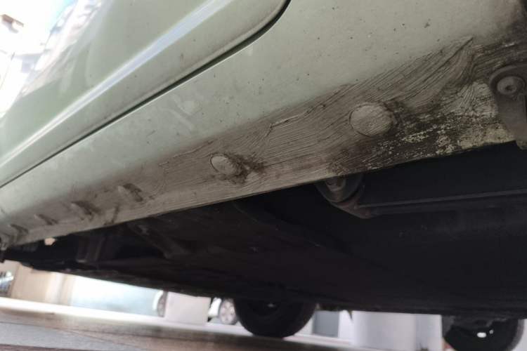 Used CHANGAN NEVO Lumin 2022 155 km – Refreshingly Sweet Edition Chassis Rear Left
