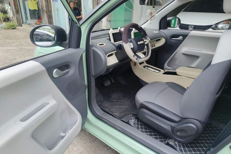Used CHANGAN NEVO Lumin 2022 155 km – Refreshingly Sweet Edition Driver Seat