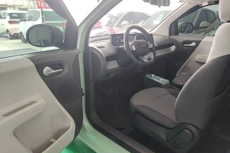 Used CHANGAN NEVO Lumin 2022 155 km – Refreshingly Sweet Edition Driver Seat