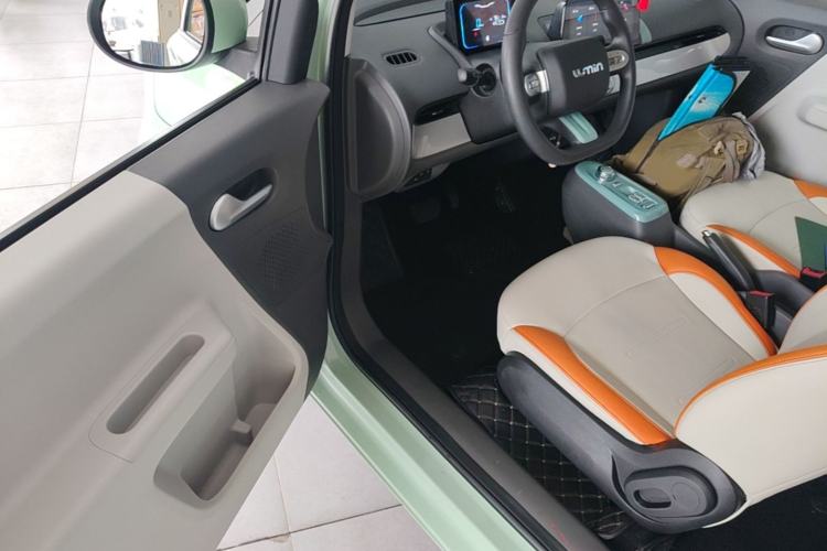 Used CHANGAN NEVO Lumin 2022 155 km – Refreshingly Sweet Edition Driver Seat