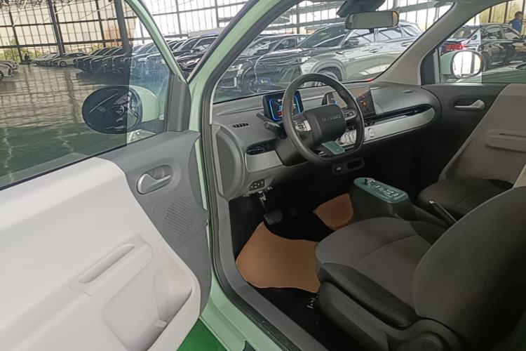 Used CHANGAN NEVO Lumin 2022 155 km – Refreshingly Sweet Edition Driver Seat