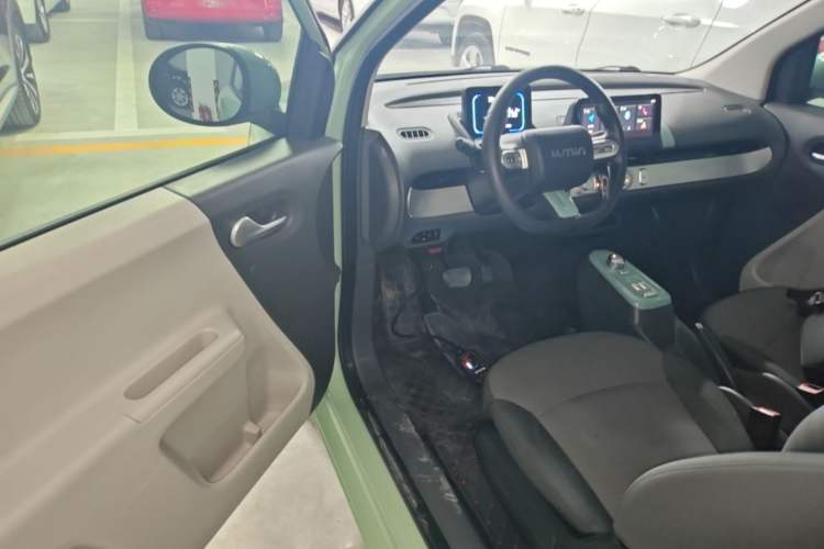 Used CHANGAN NEVO Lumin 2022 155 km – Refreshingly Sweet Edition Driver Seat