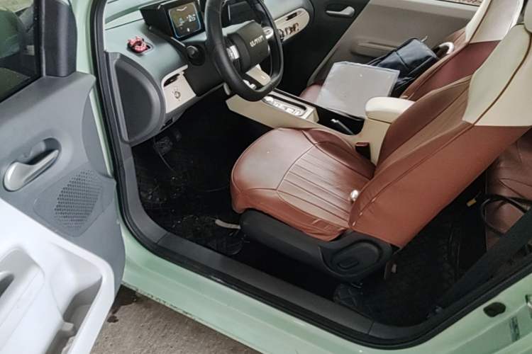 Used CHANGAN NEVO Lumin 2022 155 km – Refreshingly Sweet Edition Driver Seat
