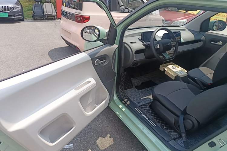 Used CHANGAN NEVO Lumin 2022 155 km – Refreshingly Sweet Edition Driver Seat