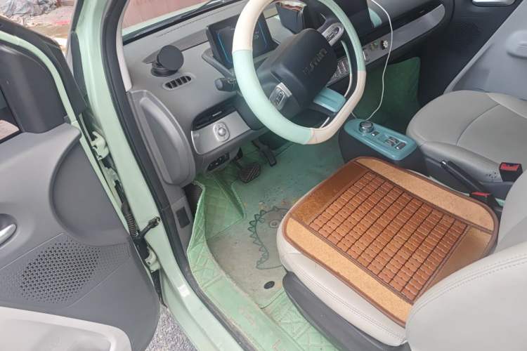 Used CHANGAN NEVO Lumin 2022 155 km – Refreshingly Sweet Edition Driver Seat