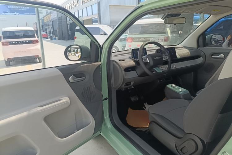 Used CHANGAN NEVO Lumin 2022 155 km – Refreshingly Sweet Edition Driver Seat